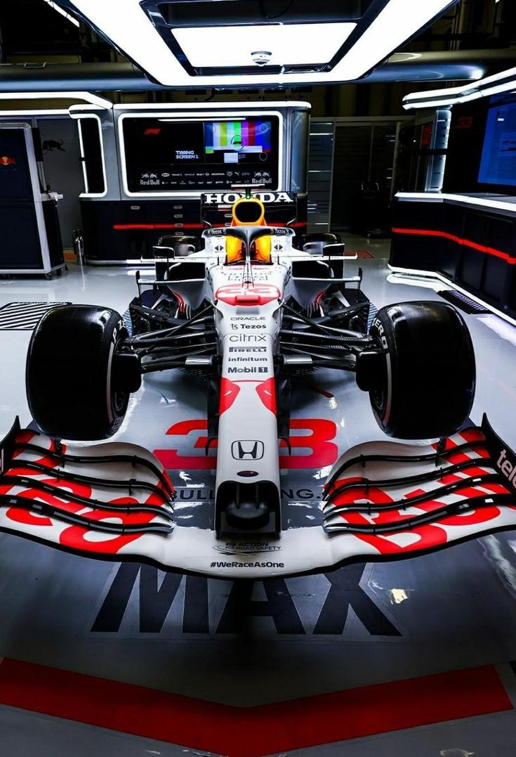 Red Bull Unveils Stunning White Livery for Japanese GP in Honor of Honda