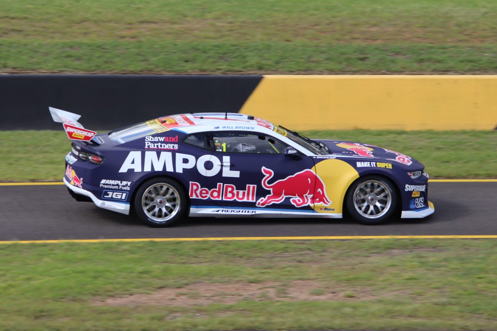 V8 Grand Final Hits Adelaide This Weekend